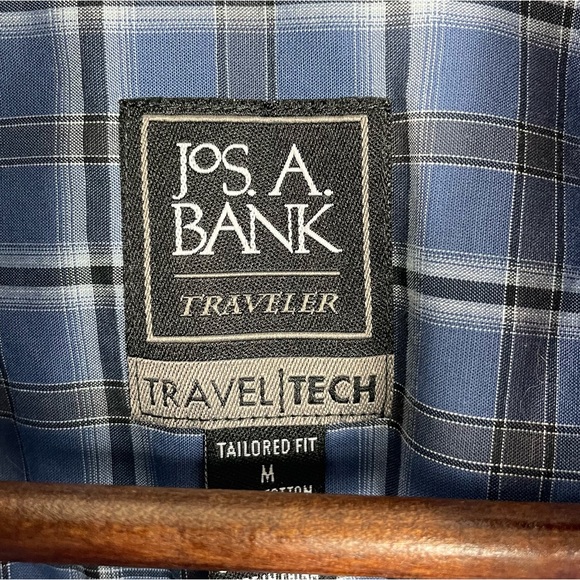 Jos A Banks || Travel Tech Plaid Button Down Size M - Picture 2 of 7
